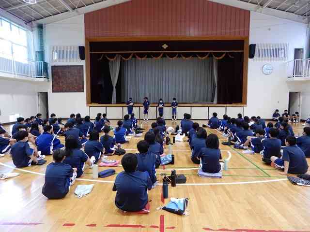 7月18日学年集会８.jpg