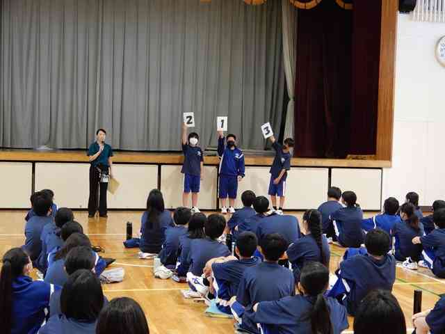 7月18日学年集会１０.jpg